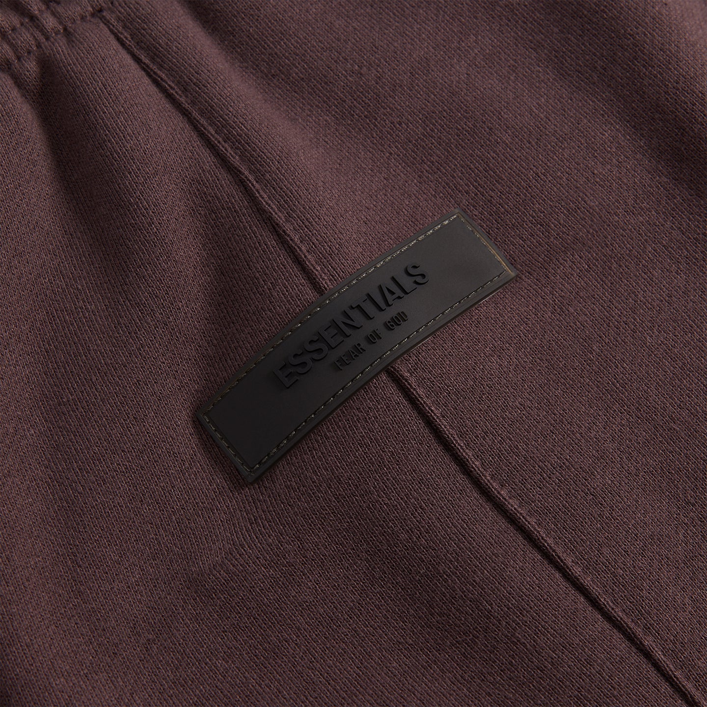 FEAR OF GOD ESSENTIALS: FLEECE RELAXED SWEETPANTS ‘PLUM’